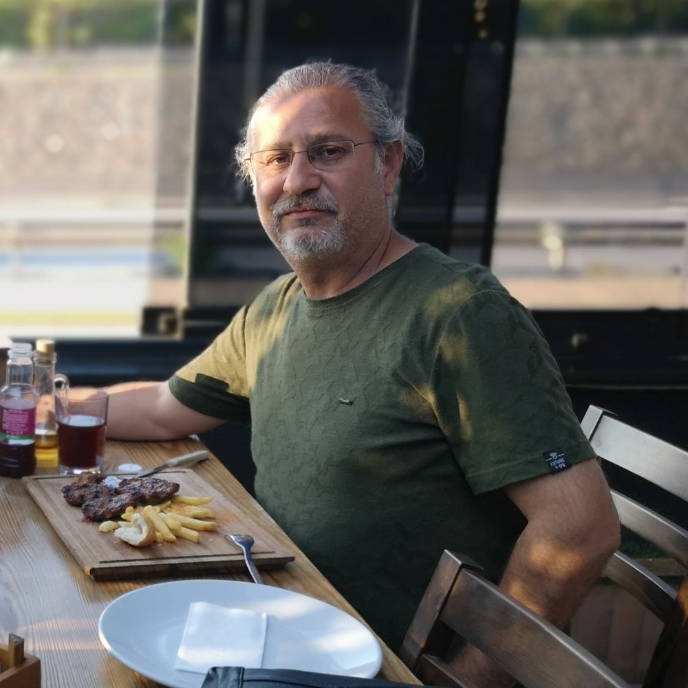 Özay Öner
