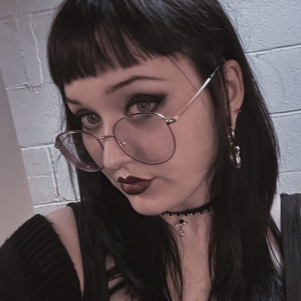 lydia 🖤