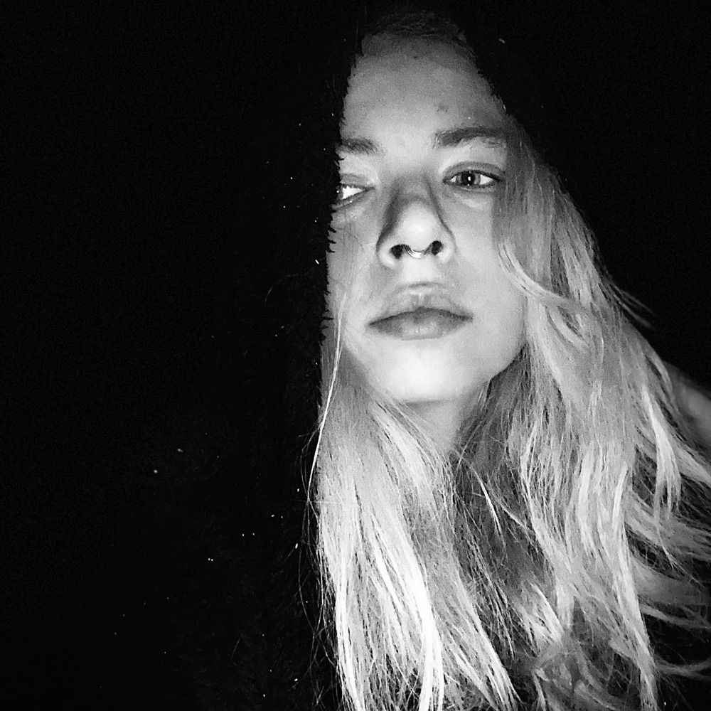 Anne-Mirela • ✨🌞⚔️