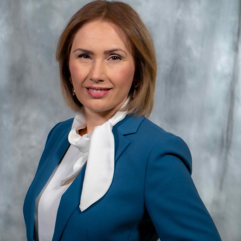 Dr. Lindita Camaj