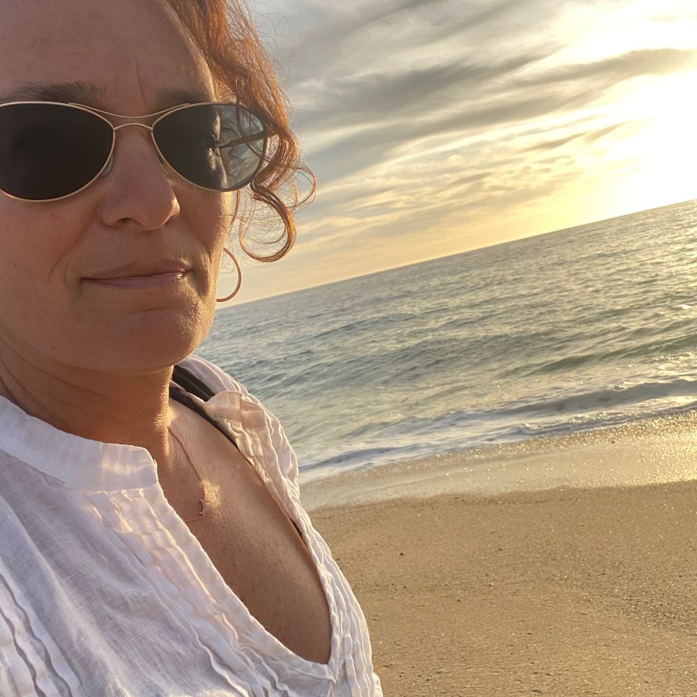 Beth Flores