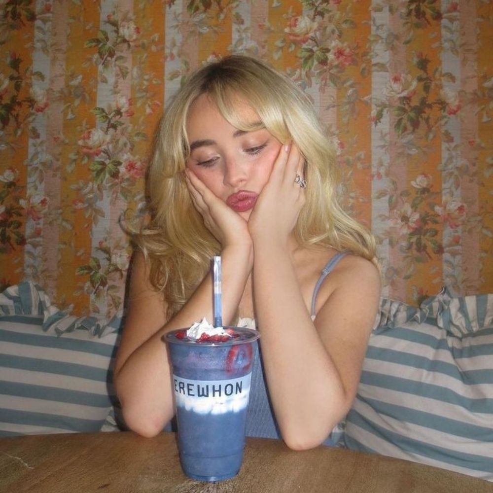 ℒ