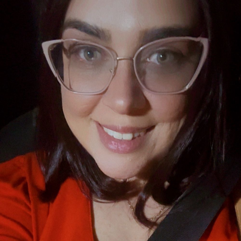 Grazi Almeida 