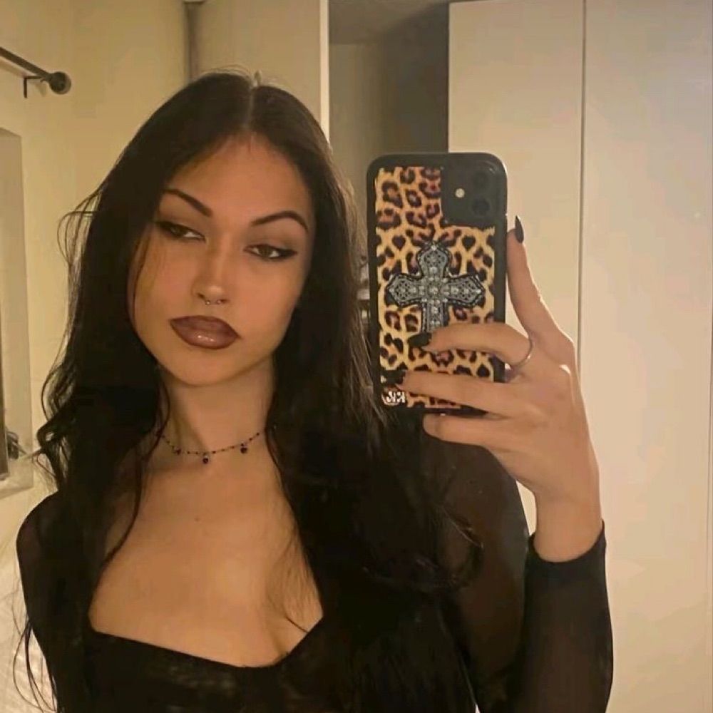bella.