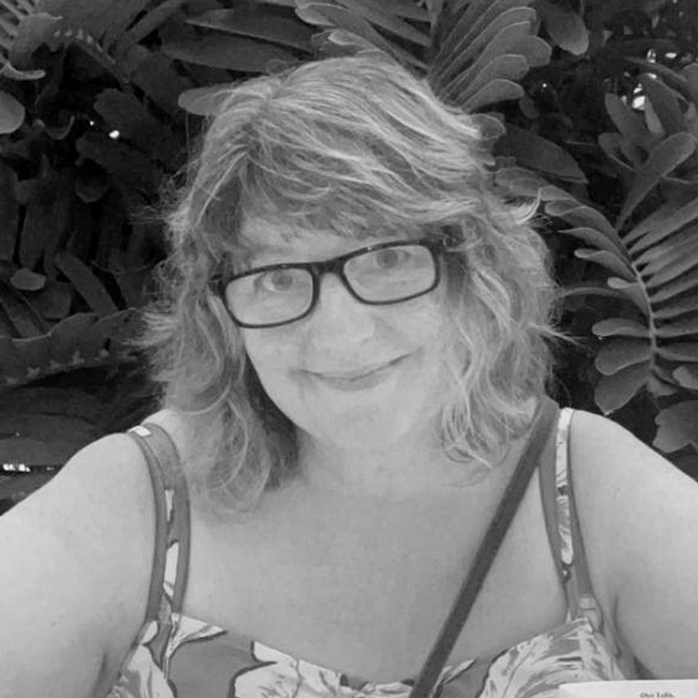 r2dtoots.bsky.social profile picture