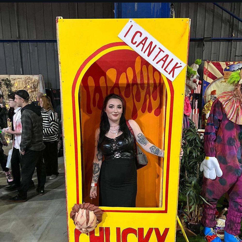 spookyfoxhorror.bsky.social