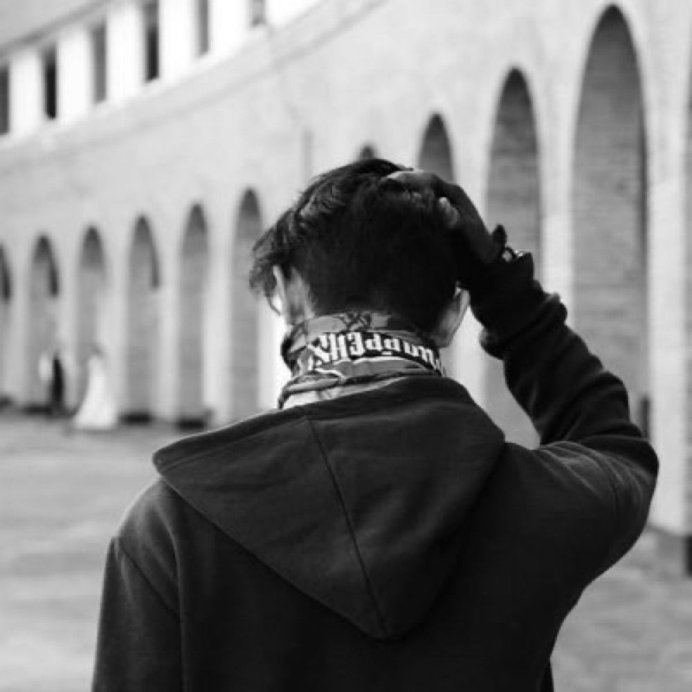 윤우