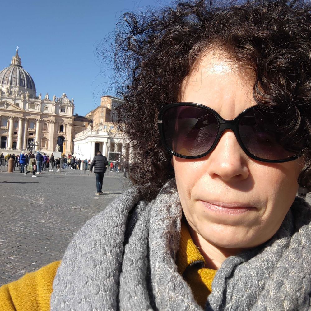 Dr Elizabeth L'Estrange FRHistS