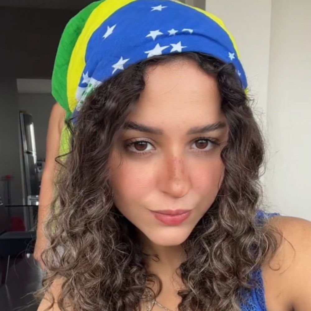 Michelly sem o Mi 