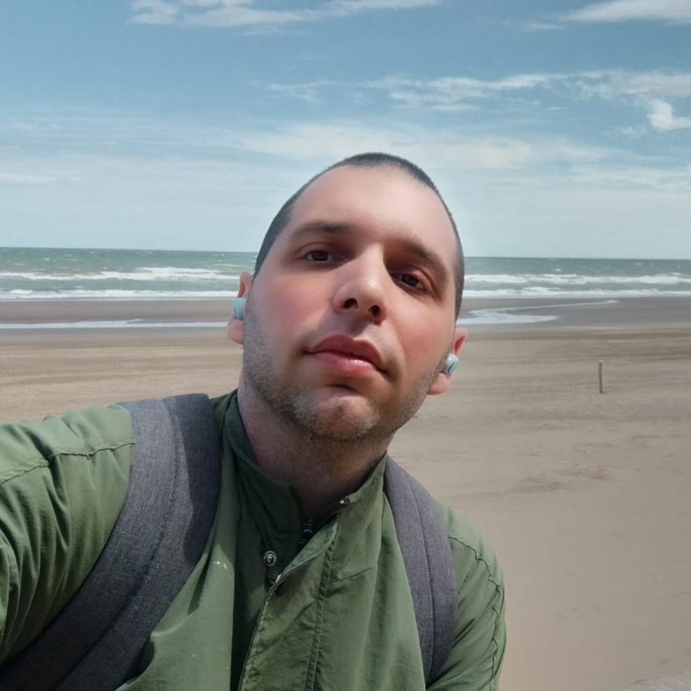 Adrián Pertoldi