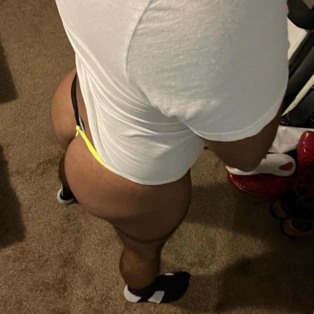 Latincheekybutt