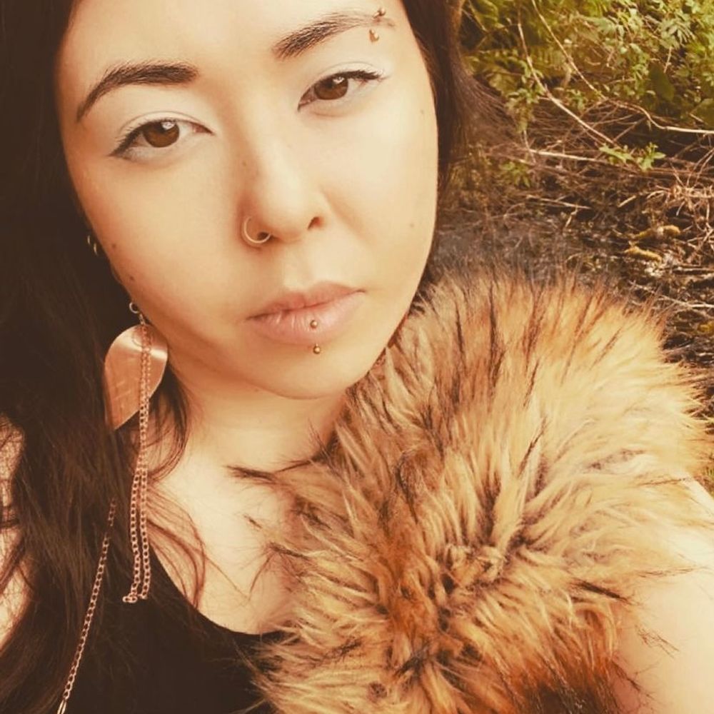 HLOX       She/They