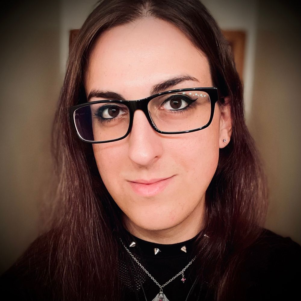 Gwyneth Mullins 🏳️‍⚧️🏳️‍🌈🧛‍♀️