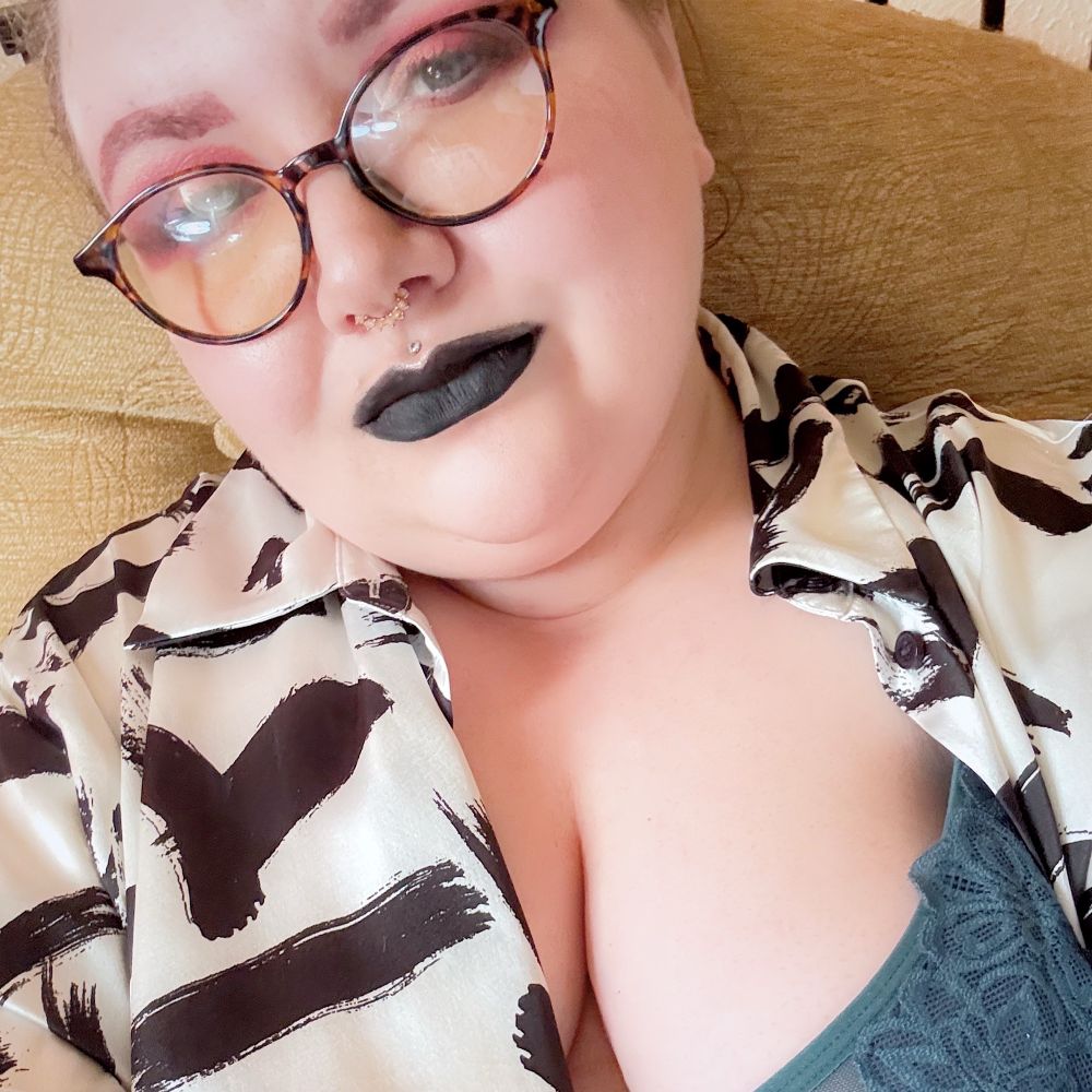 Empress Eden ✨ BBW (fin)domme + 🌶️ content creator