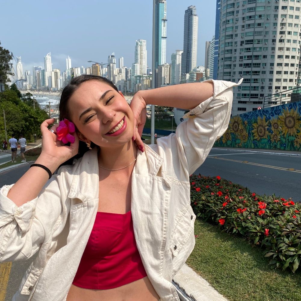 Julinha Folly✨️
