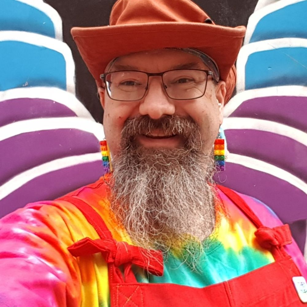 RedHillian 🏳️‍🌈🏳️‍⚧️ 💛🤍💜🖤