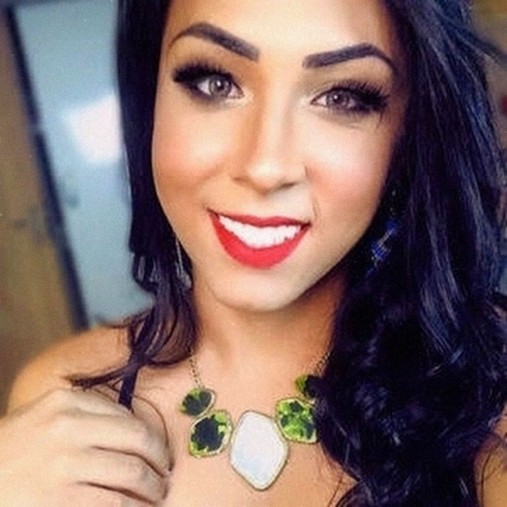 Ariela Ferraz 