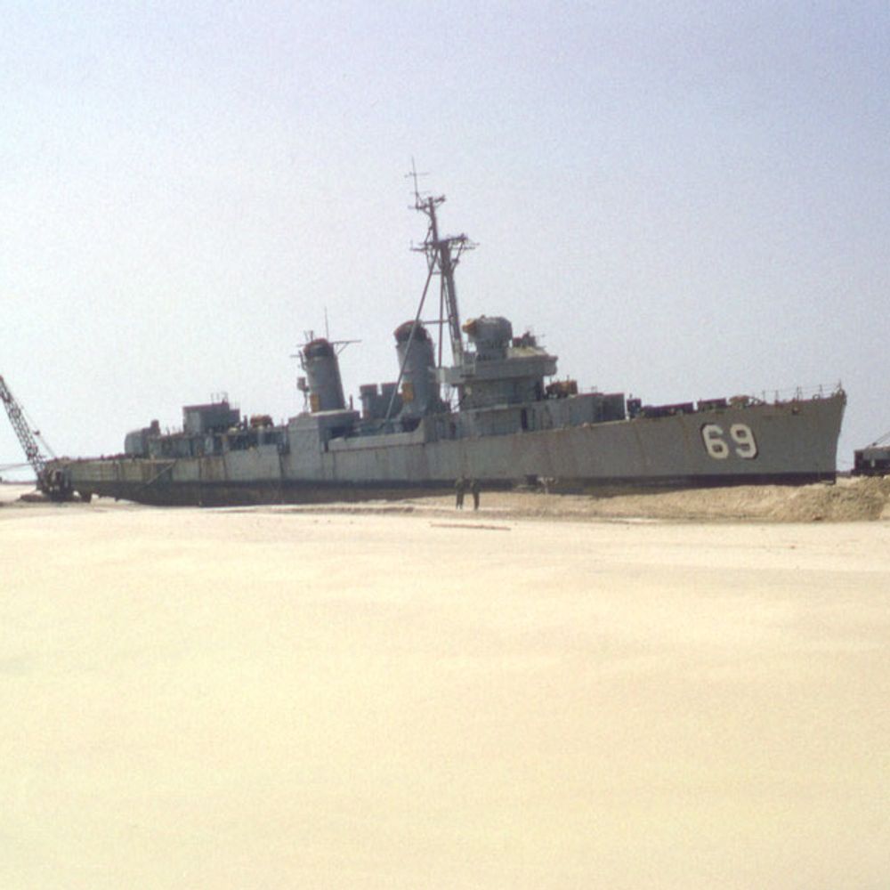 Idle Warship