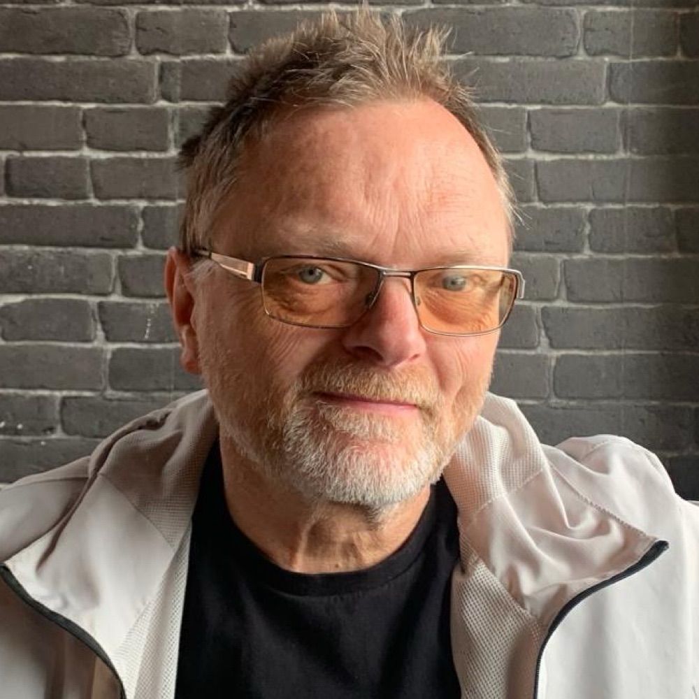 Simon Donald
