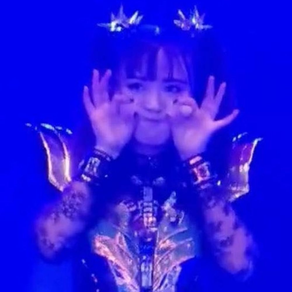 KELLYWZXX 🎸 MOMOMETAL STAN