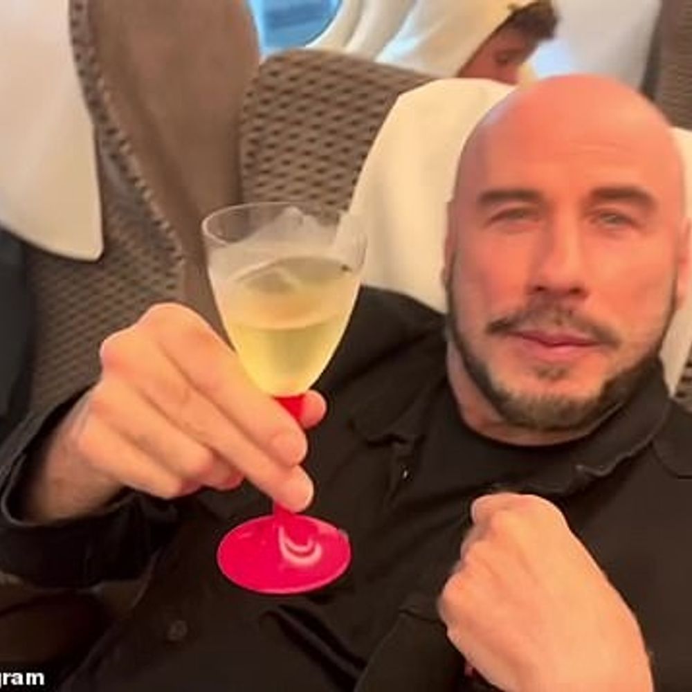 Gay Actor John Travolta 𓅃