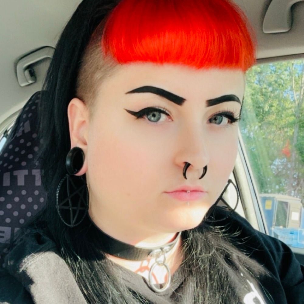 ℭ𝔥𝔢𝔰𝔱𝔫𝔢𝔶 𝔏𝔶𝔫𝔫