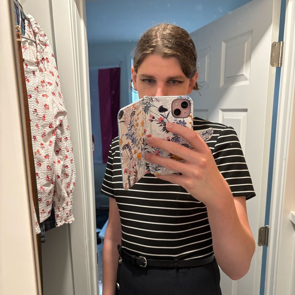 rose (is very gay hehehehehe)