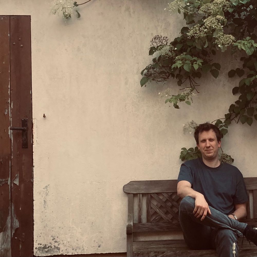 Johan Schlüter (he/him)