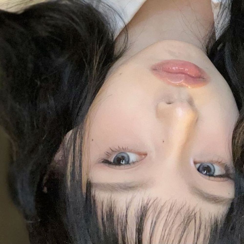   ؘ  