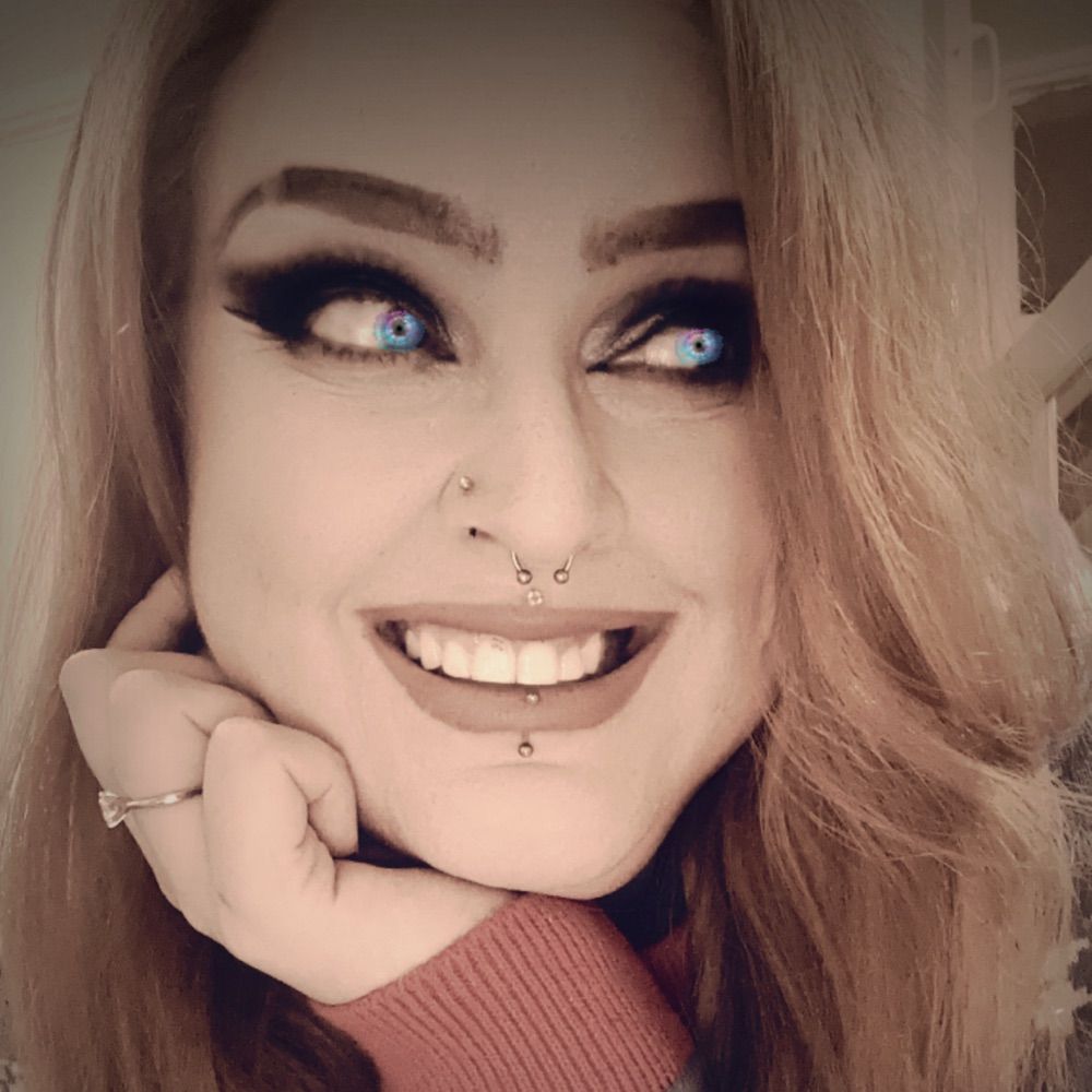ℝ 𝕒 𝕪 𝕟 𝕖 ♡