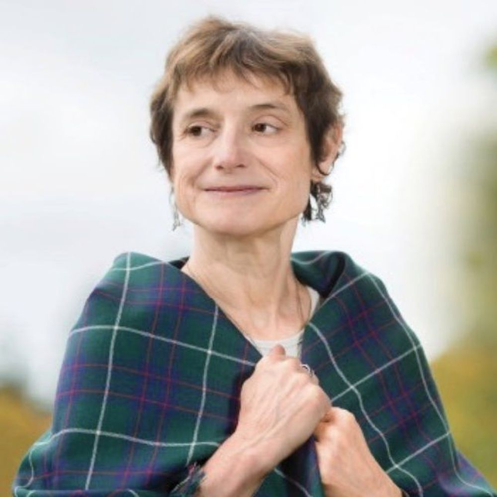 Dr Leith Davis