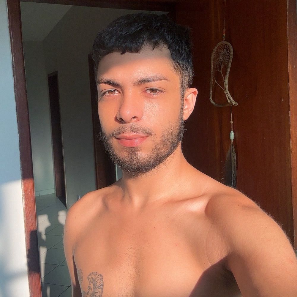 João in the sky with diamonds