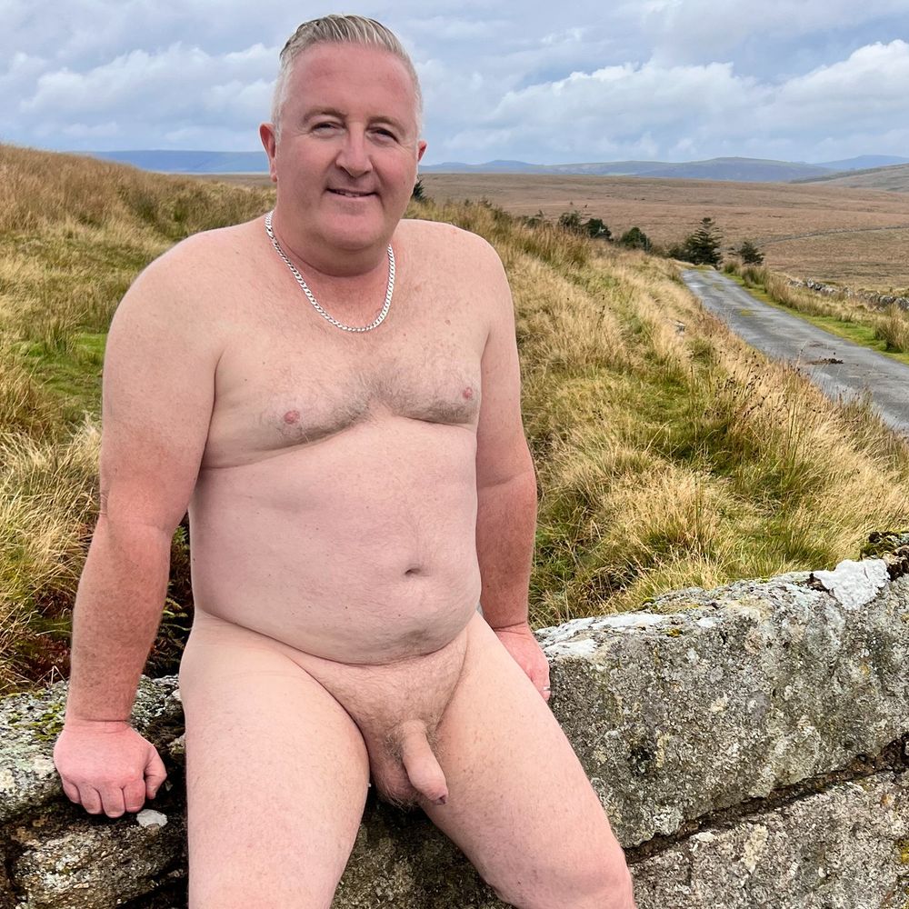 🇬🇧 Nylon Nudist