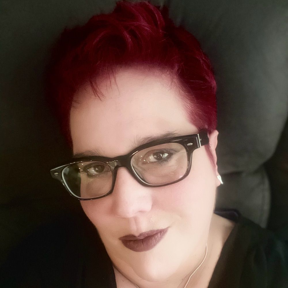 Amanda Bayly (She/They)