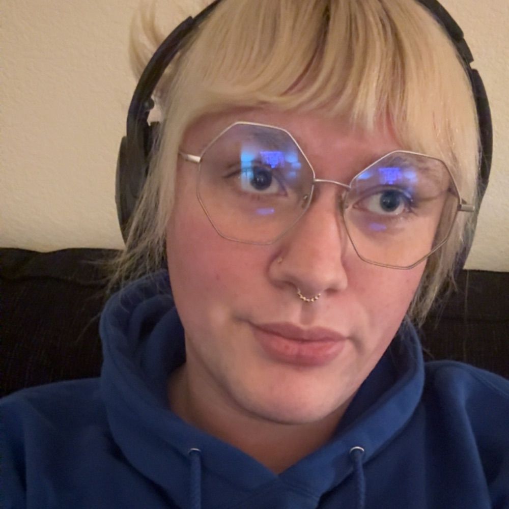 alyx | she/they