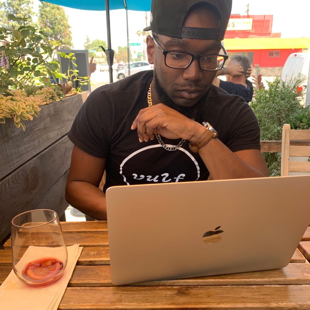 James Alexander 👨🏾‍💻