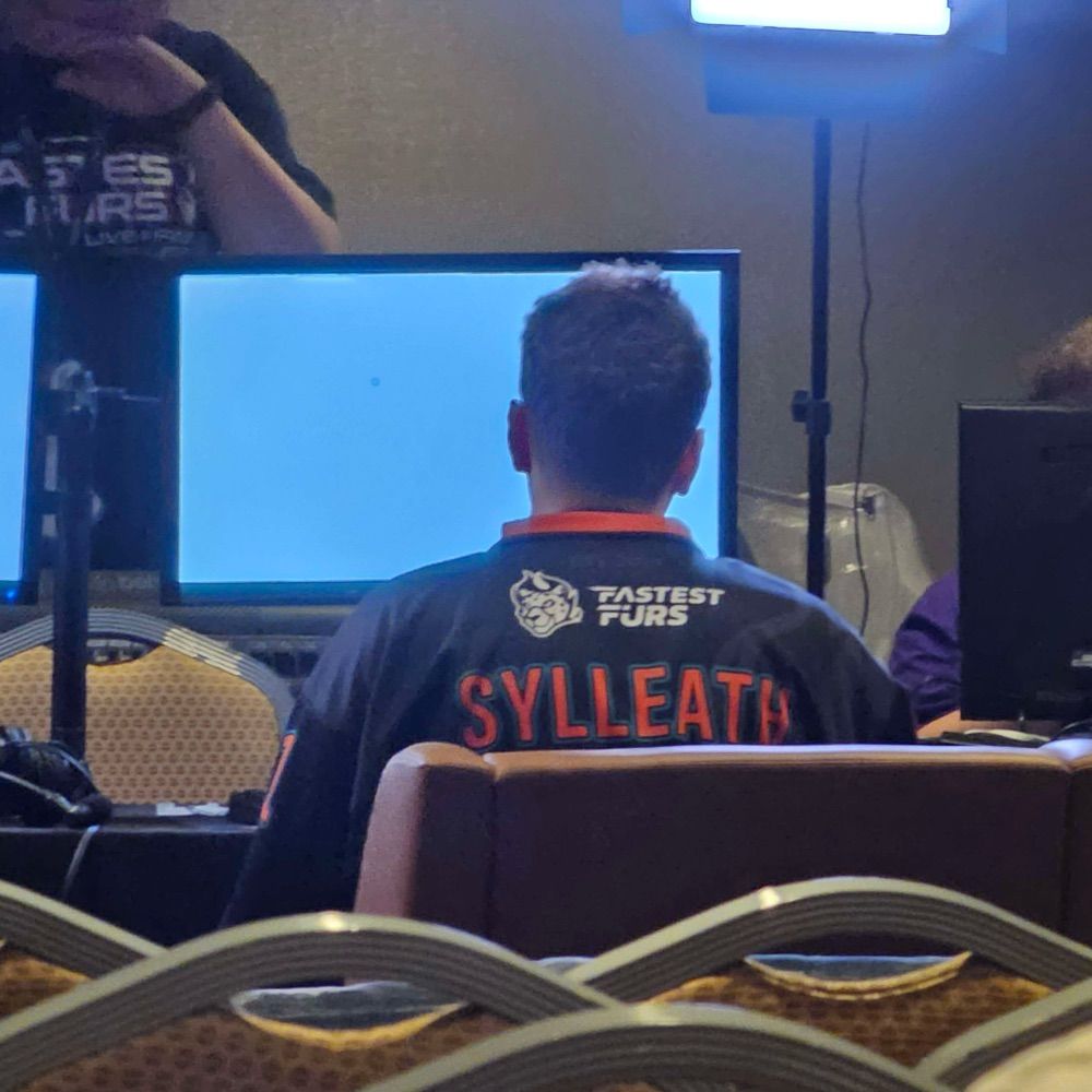 Sylleath | aspiring author | streamer | wolf