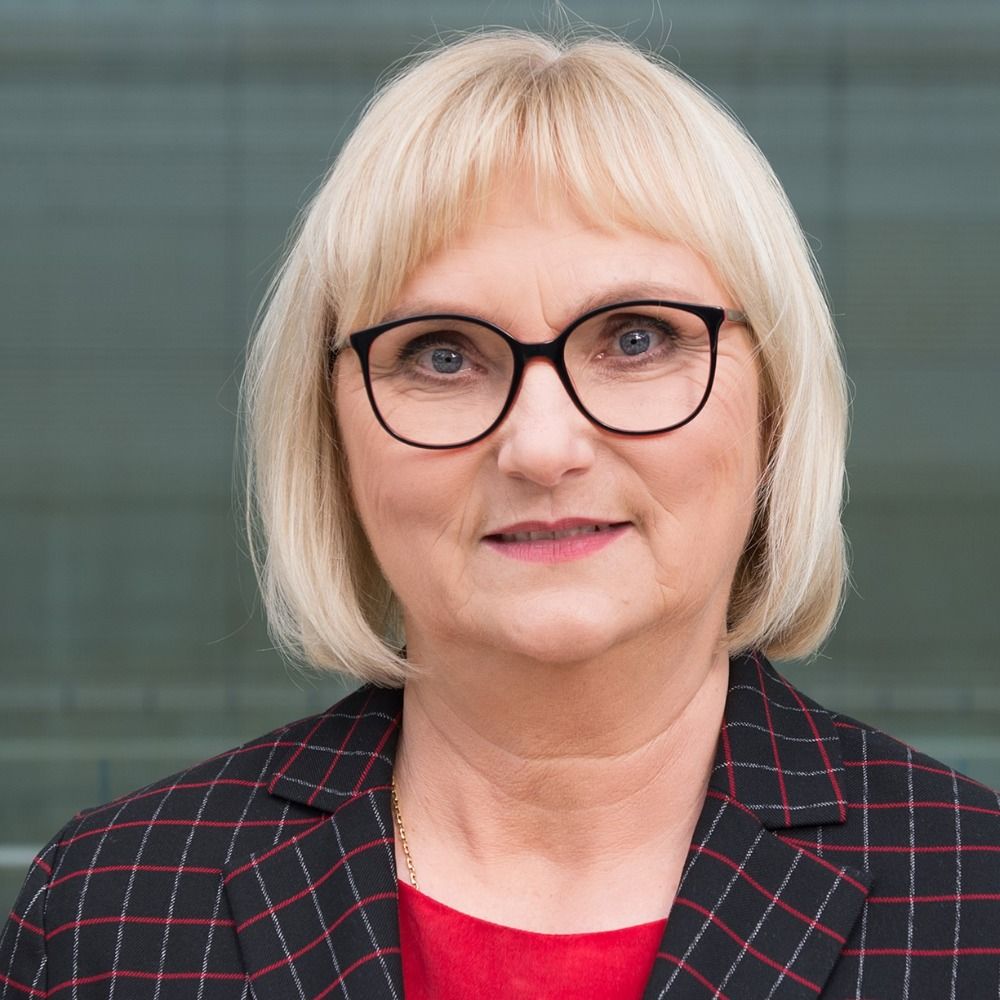 Dr. Bettina Hoffmann