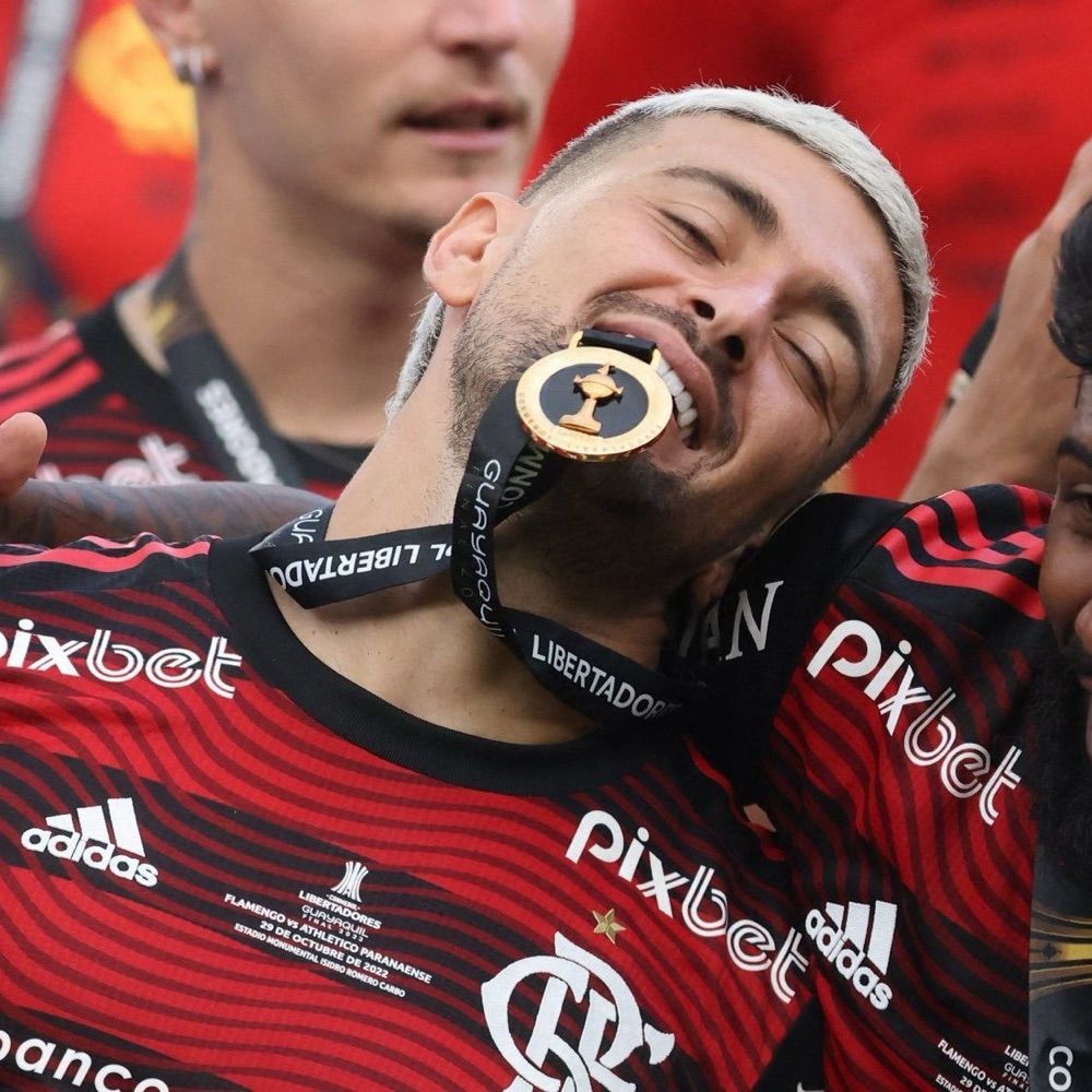 𝐬𝐞𝐦𝐩𝐫𝐞 𝐟𝐥𝐚𝐦𝐞𝐧𝐠𝐨.