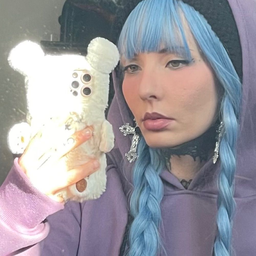 𖤍 Lucia 𖤍