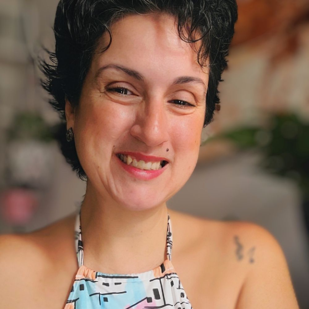 Naira Amorelli - Comunicadora 