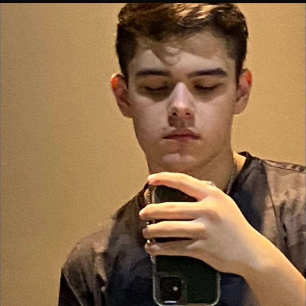 nicoLas