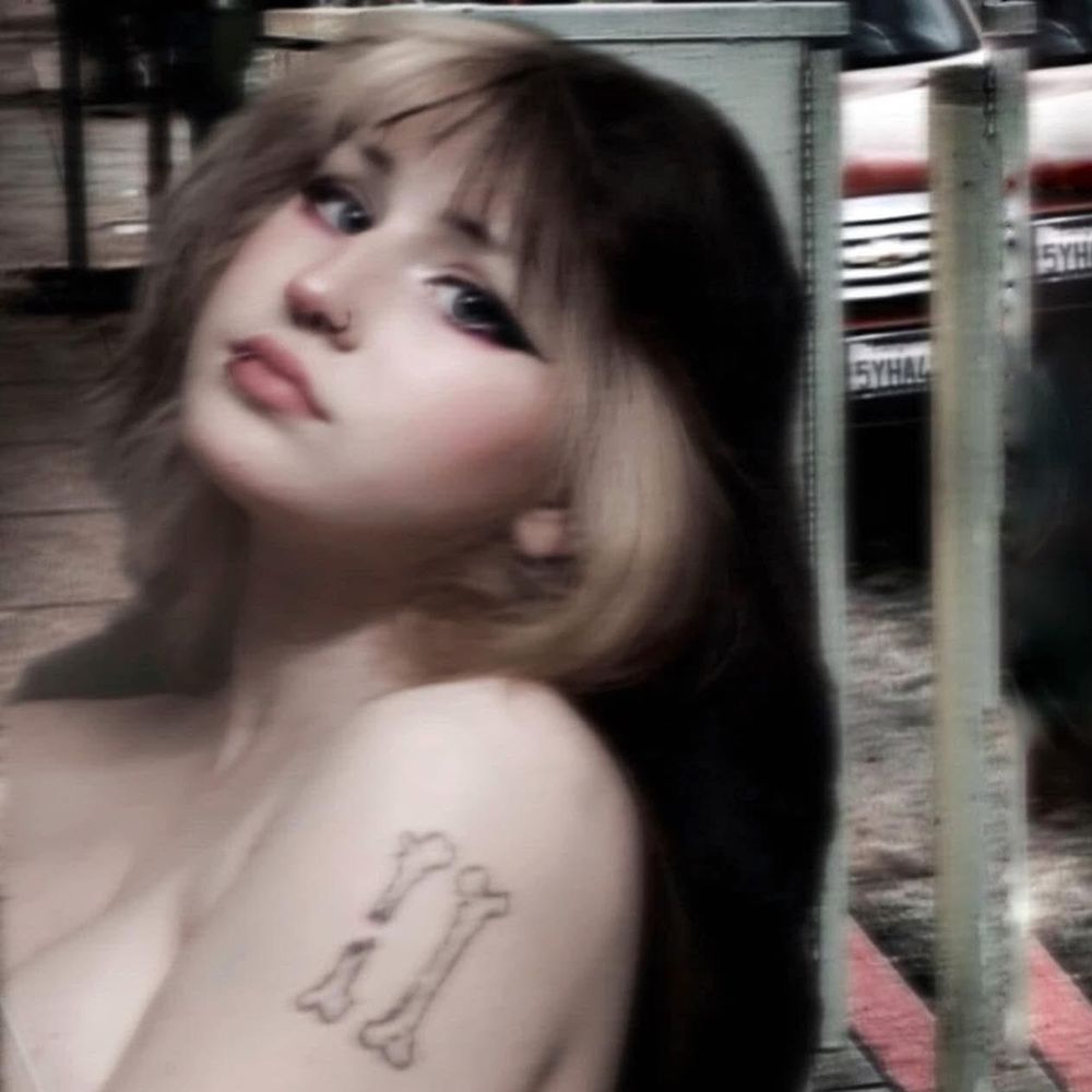𝔞𝔯𝔦 ♡
