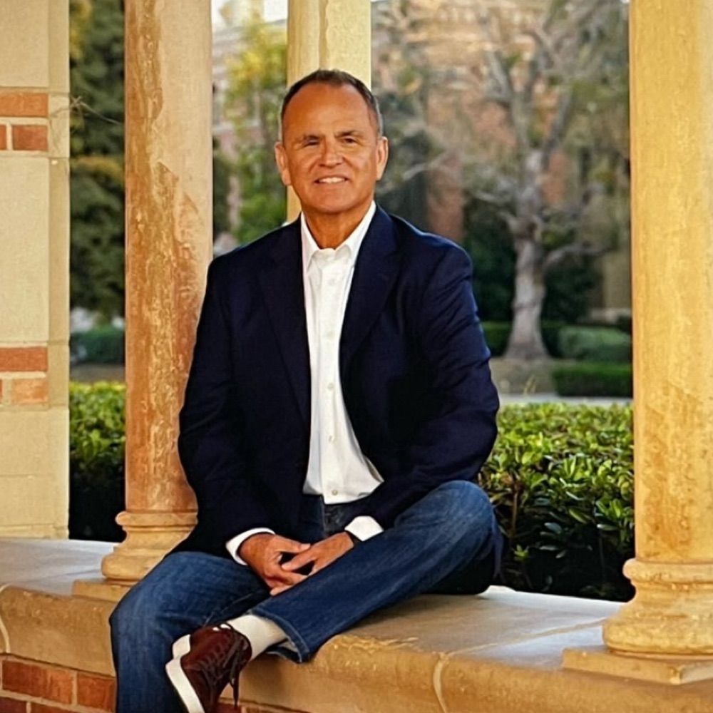Dr. Carlos Ulloa