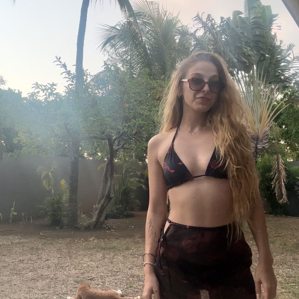 Leona 🌴