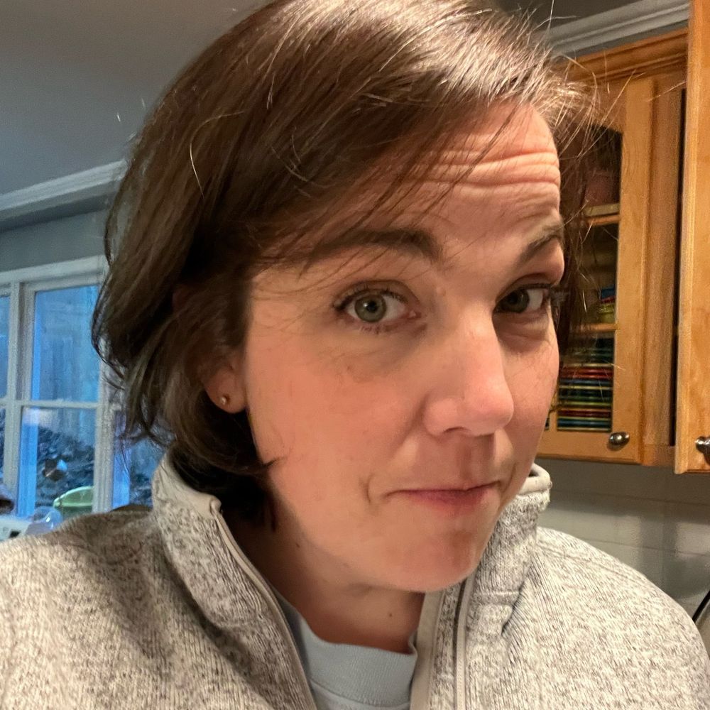 Carolyn E Holmes