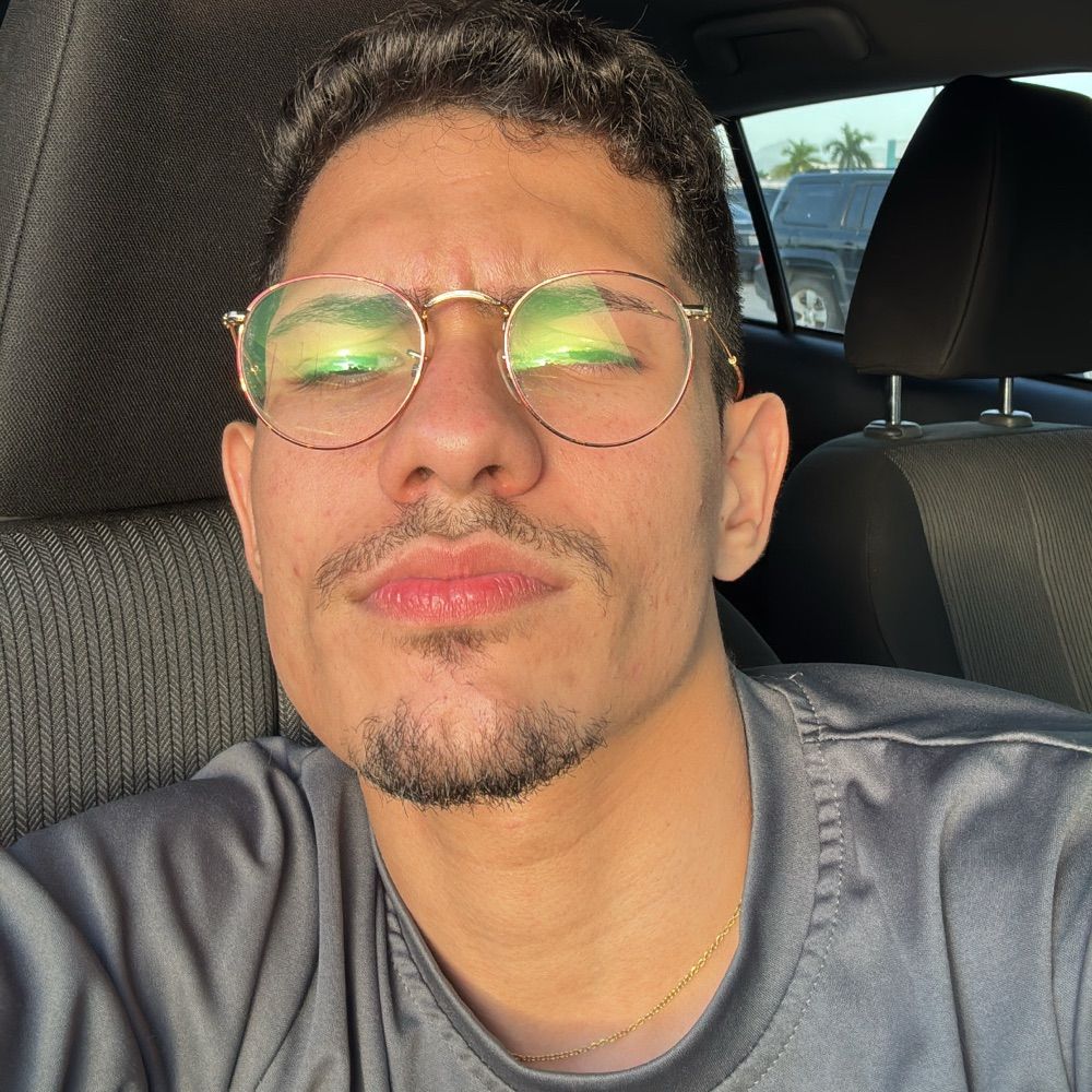 Carlos 🦂
