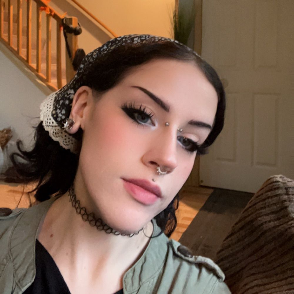 𝒦𝓎𝓁ℯ𝓃𝒶 (✯◡✯)