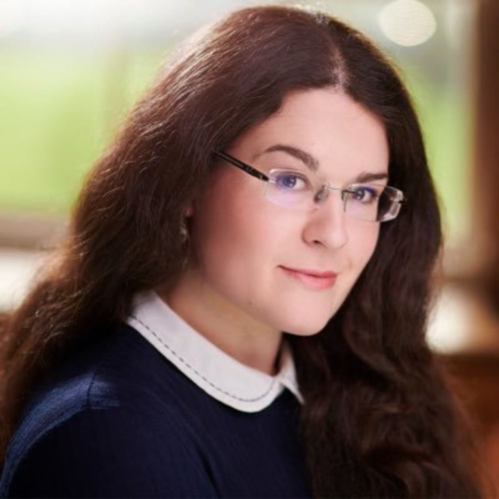 Dr Laura Eastlake