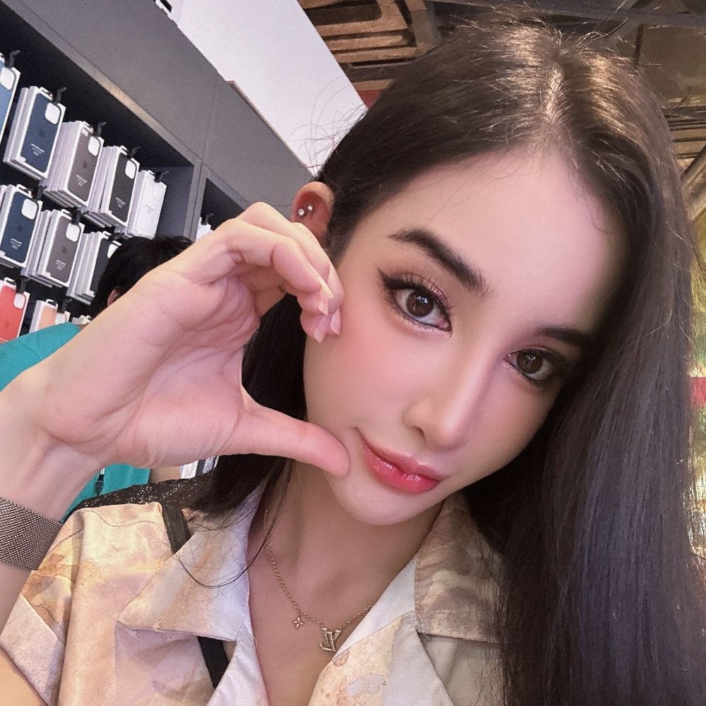 Chloe Niran